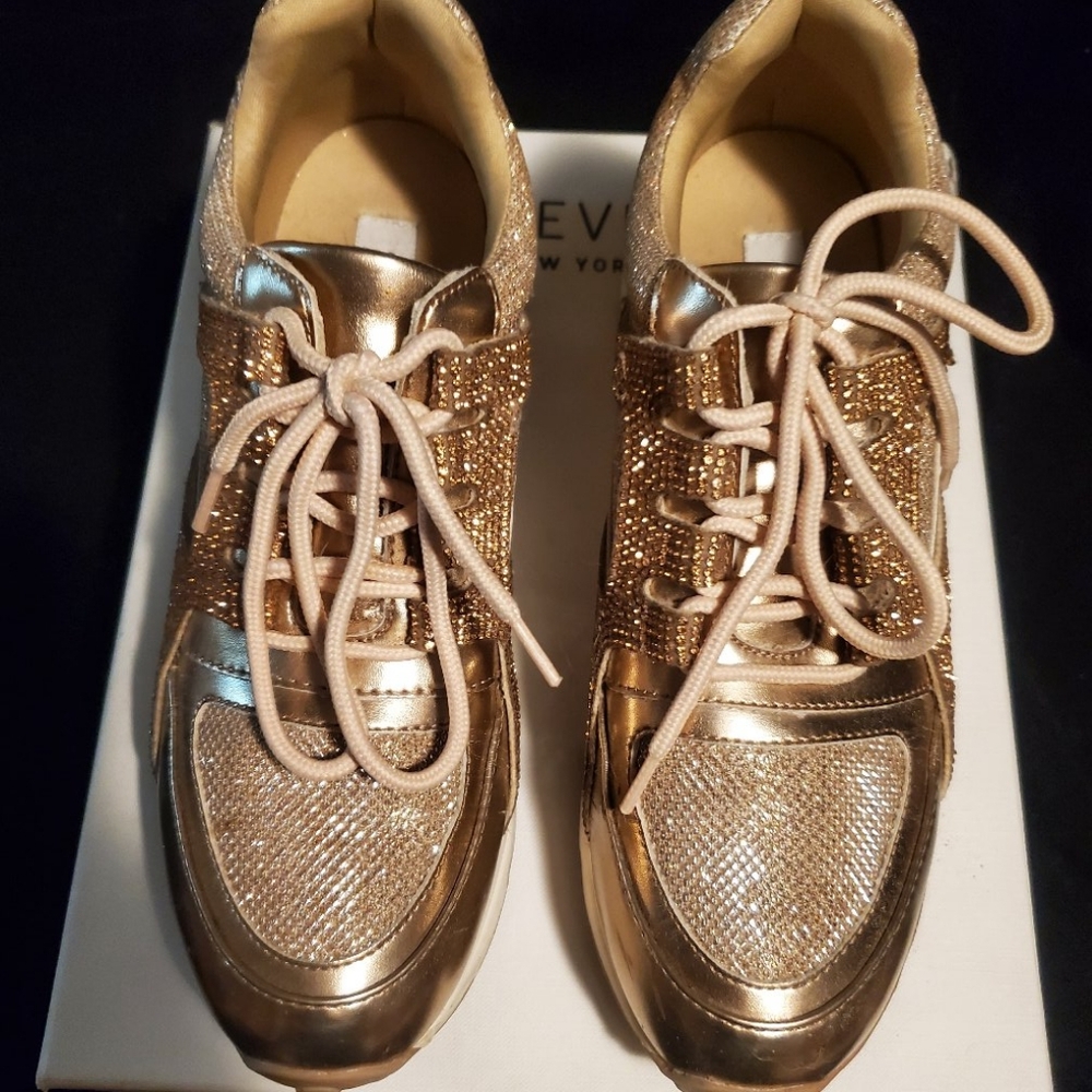 Steve Madden Sneakers Size 6.5 Radical Tan Metallic Gently Worn